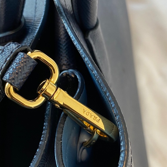 PRADA Navy Blue Saffiano leather bag - Picture 8 of 14